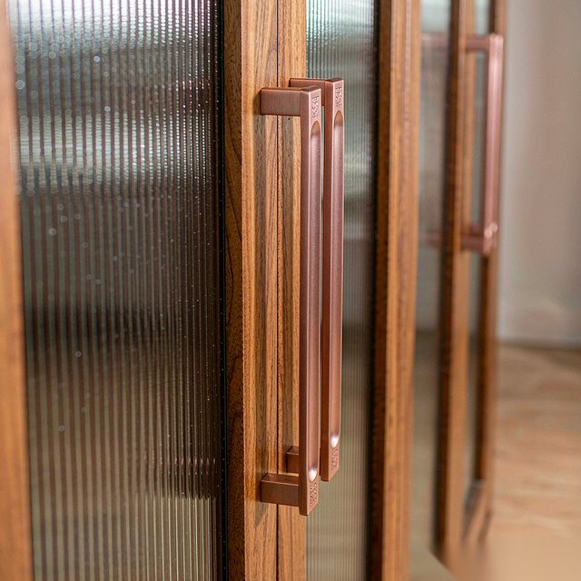 Fret-Pattern Bar Pull