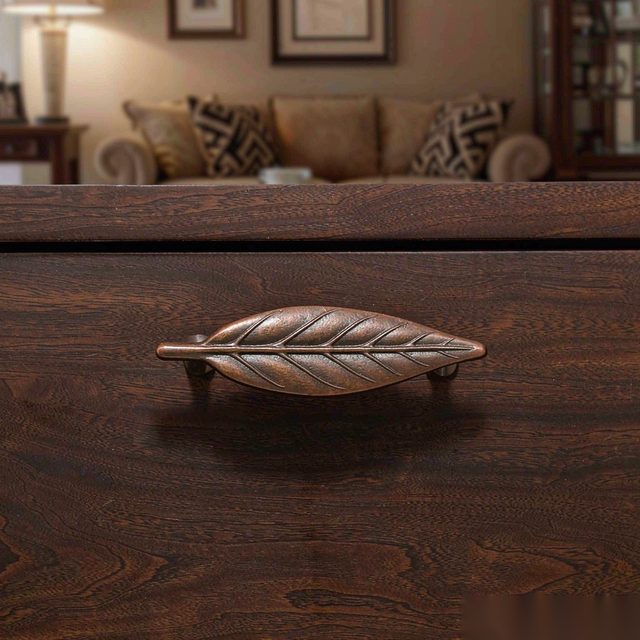 Decorative Leaf Pull - Zinc Alloy Pulls