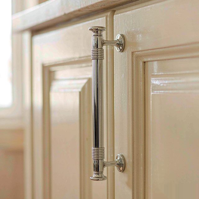 Long Bar Pull - Zinc Alloy Pulls
