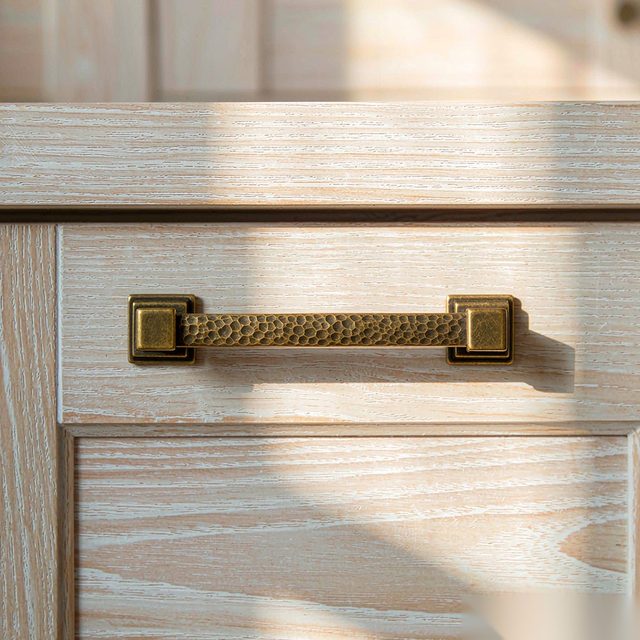 Slotted Bar Pull - Zinc Alloy Pulls